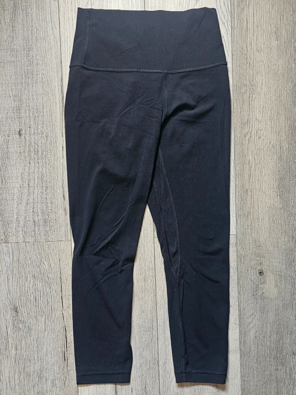 Lululemon Women´s Black High Rise Align Crop Leggings Size 4 Small